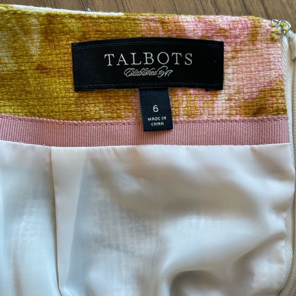 Talbots skirt size 6 lined pencil style 31” waist 23” length floral 22.5” length - Picture 3 of 4